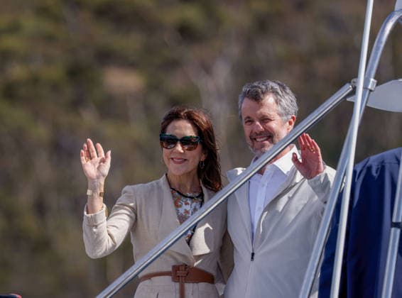 DENMARK ROYALS AUSTRALIA VISIT, Queen Mary of Denmark and King Frederik X of Denmark on board the Institute for Marine and Antarctic Studies (IMAS) vessel to view the kelp conservation forest at the Alum Cliffs Marine Reserve in Hobart, Tasmania, Thursday, March 19, 2026. Denmark s King Frederik X and Queen Mary are on a five-day state visit to Australia. ( NO ARCHIVING HOBART TASMANIA AUSTRALIA  Copyright: xROBxBLAKERSx 20260319189703847300