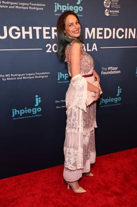 BEVERLY HILLS, CALIFORNIA - MARCH 18:Alexis Knapp at Jhpiego Laughter is the Best Medicine Gala at The Beverly Hills Hotel on March 18, 2026 in Beverly Hills, California Copyright: xAdMediax MediaPunchx