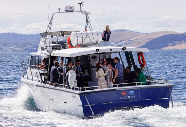 DENMARK ROYALS AUSTRALIA VISIT, King Frederik X of Denmark and Queen Mary of Denmark aboard the Institute for Marine and Antarctic Studies (IMAS) vessel to view the kelp conservation forest at the Alum Cliffs Marine Reserve in Hobart, Tasmania, Thursday, March 19, 2026. Denmark s King Frederik X and Queen Mary are on a five-day state visit to Australia. ( NO ARCHIVING HOBART TASMANIA AUSTRALIA  Copyright: xROBxBLAKERSx 20260319114076250550
