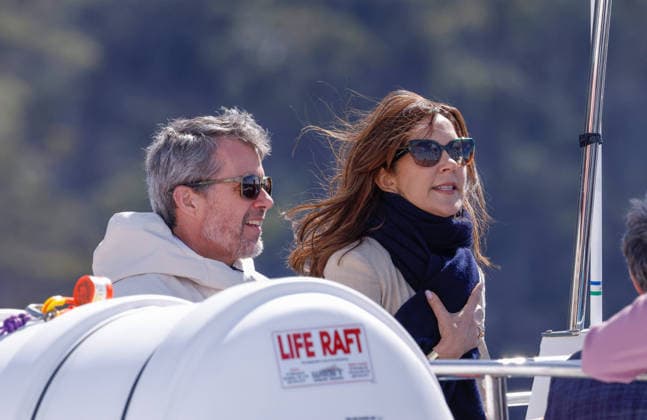 DENMARK ROYALS AUSTRALIA VISIT, King Frederik X of Denmark and Queen Mary of Denmark aboard the Institute for Marine and Antarctic Studies (IMAS) vessel to view the kelp conservation forest at the Alum Cliffs Marine Reserve in Hobart, Tasmania, Thursday, March 19, 2026. Denmark s King Frederik X and Queen Mary are on a five-day state visit to Australia. ( NO ARCHIVING HOBART TASMANIA AUSTRALIA  Copyright: xROBxBLAKERSx 20260319198337120734
