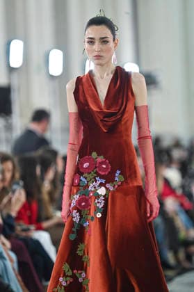 Claro Couture - Mercedes-Benz Fashion Week Madrid A model walks the runway wearing a design by Claro Couture during Mercedes-Benz Fashion Week de Madrid in IFEMA, 18 March 2026 Spain Madrid Spain Copyright: xAtilanoxGarciax xSOPAxImagesx photos09225