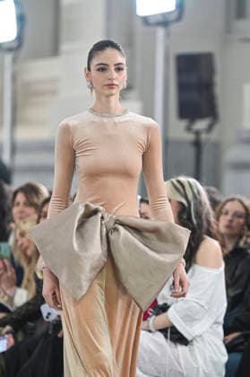 Claro Couture - Mercedes-Benz Fashion Week Madrid A model walks the runway wearing a design by Claro Couture during Mercedes-Benz Fashion Week de Madrid in IFEMA, 18 March 2026 Spain Madrid Spain Copyright: xAtilanoxGarciax xSOPAxImagesx photos09226
