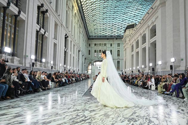 Claro Couture - Mercedes-Benz Fashion Week Madrid A model walks the runway wearing a design by Claro Couture during Mercedes-Benz Fashion Week de Madrid in IFEMA, 18 March 2026 Spain Madrid Spain Copyright: xAtilanoxGarciax xSOPAxImagesx photos09235