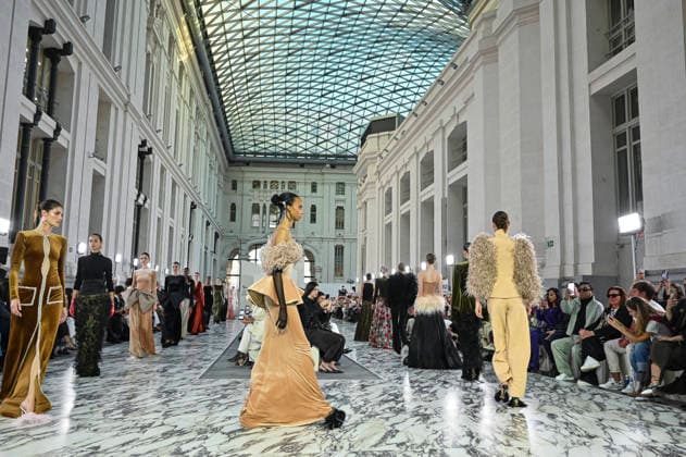 Claro Couture - Mercedes-Benz Fashion Week Madrid A model walks the runway wearing a design by Claro Couture during Mercedes-Benz Fashion Week de Madrid in IFEMA, 18 March 2026 Spain Madrid Spain Copyright: xAtilanoxGarciax xSOPAxImagesx photos09238