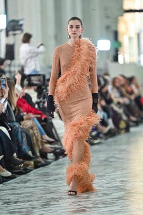 Claro Couture - Mercedes-Benz Fashion Week Madrid A model walks the runway wearing a design by Claro Couture during Mercedes-Benz Fashion Week de Madrid in IFEMA, 18 March 2026 Spain Madrid Spain Copyright: xAtilanoxGarciax xSOPAxImagesx photos09210