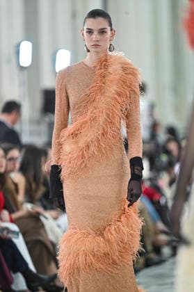 Claro Couture - Mercedes-Benz Fashion Week Madrid A model walks the runway wearing a design by Claro Couture during Mercedes-Benz Fashion Week de Madrid in IFEMA, 18 March 2026 Spain Madrid Spain Copyright: xAtilanoxGarciax xSOPAxImagesx photos09211