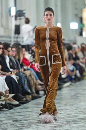 Claro Couture - Mercedes-Benz Fashion Week Madrid A model walks the runway wearing a design by Claro Couture during Mercedes-Benz Fashion Week de Madrid in IFEMA, 18 March 2026 Spain Madrid Spain Copyright: xAtilanoxGarciax xSOPAxImagesx photos09219