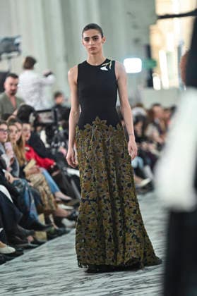 Claro Couture - Mercedes-Benz Fashion Week Madrid A model walks the runway wearing a design by Claro Couture during Mercedes-Benz Fashion Week de Madrid in IFEMA, 18 March 2026 Spain Madrid Spain Copyright: xAtilanoxGarciax xSOPAxImagesx photos09194