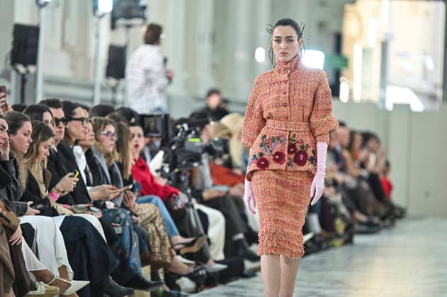 Claro Couture - Mercedes-Benz Fashion Week Madrid A model walks the runway wearing a design by Claro Couture during Mercedes-Benz Fashion Week de Madrid in IFEMA, 18 March 2026 Spain Madrid Spain Copyright: xAtilanoxGarciax xSOPAxImagesx photos09197