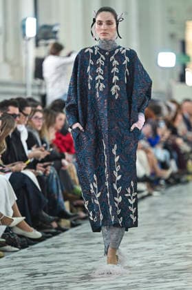Claro Couture - Mercedes-Benz Fashion Week Madrid A model walks the runway wearing a design by Claro Couture during Mercedes-Benz Fashion Week de Madrid in IFEMA, 18 March 2026 Spain Madrid Spain Copyright: xAtilanoxGarciax xSOPAxImagesx photos09170