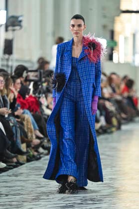 Claro Couture - Mercedes-Benz Fashion Week Madrid A model walks the runway wearing a design by Claro Couture during Mercedes-Benz Fashion Week de Madrid in IFEMA, 18 March 2026 Spain Madrid Spain Copyright: xAtilanoxGarciax xSOPAxImagesx photos09178