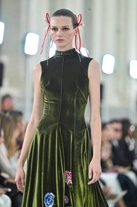 Claro Couture - Mercedes-Benz Fashion Week Madrid A model walks the runway wearing a design by Claro Couture during Mercedes-Benz Fashion Week de Madrid in IFEMA, 18 March 2026 Spain Madrid Spain Copyright: xAtilanoxGarciax xSOPAxImagesx photos09163