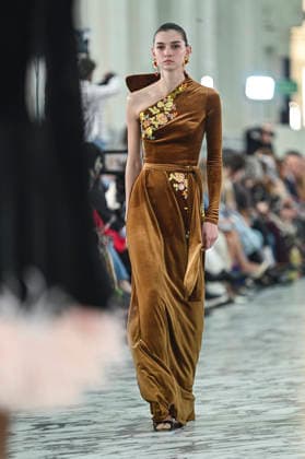 Claro Couture - Mercedes-Benz Fashion Week Madrid A model walks the runway wearing a design by Claro Couture during Mercedes-Benz Fashion Week de Madrid in IFEMA, 18 March 2026 Spain Madrid Spain Copyright: xAtilanoxGarciax xSOPAxImagesx photos09172