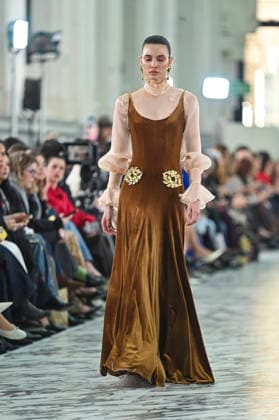 Claro Couture - Mercedes-Benz Fashion Week Madrid A model walks the runway wearing a design by Claro Couture during Mercedes-Benz Fashion Week de Madrid in IFEMA, 18 March 2026 Spain Madrid Spain Copyright: xAtilanoxGarciax xSOPAxImagesx photos09176