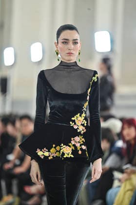 Claro Couture - Mercedes-Benz Fashion Week Madrid A model walks the runway wearing a design by Claro Couture during Mercedes-Benz Fashion Week de Madrid in IFEMA, 18 March 2026 Spain Madrid Spain Copyright: xAtilanoxGarciax xSOPAxImagesx photos09155