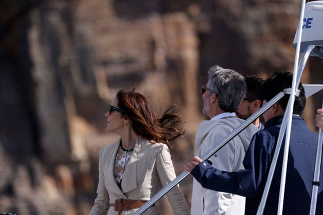 DENMARK ROYALS AUSTRALIA VISIT, Queen Mary of Denmark and King Frederik X of Denmark aboard the Institute for Marine and Antarctic Studies (IMAS) vessel to view the kelp conservation forest at the Alum Cliffs Marine Reserve in Hobart, Tasmania, Thursday, March 19, 2026. Denmark s King Frederik X and Queen Mary are on a five-day state visit to Australia. ( NO ARCHIVING HOBART TASMANIA AUSTRALIA  Copyright: xROBxBLAKERSx 20260319155028777315