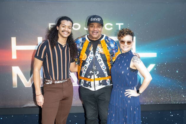 Project Hail Mary New York Premiere, New York, USA - 18 Mar 2026 (L-R) Travis Tyson, Neil deGrasse Tyson and Miranda Tyson attend Project Hail Mary New York premiere at Lincoln Center on March 18, 2026 in New York City. New York United States Copyright: xRonxAdarx xSOPAxImagesx _radar_phm_20260318_01033