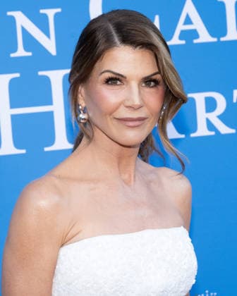 March 18, 2026, West Hollywood, California, USA: American actress LORI LOUGHLIN attends the When Calls the Heart Fanale and Hope Valley: 1874 red carpet Premiere. West Hollywood USA - ZUMAb173 20260318_aap_b173_029 Copyright: xBillyxBennightx