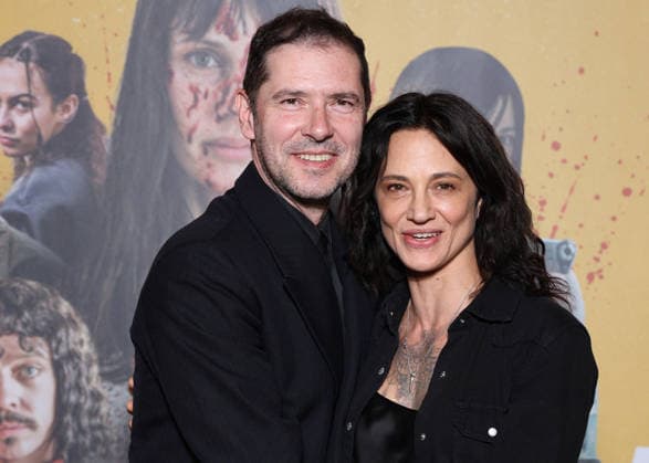 Melvil Poupaud et Asia Argento Avant première du film Plus forts que le diable au Grand Rex à Paris le 18 Mars 2026 Denis Guignebourg Bestimage Preview screening of the film Plus forts que le diable at the Grand Rex in Paris on March 18, 2026 Paris France  Copyright: xDenisxGuignebourgx xBestimagexDenisxGuignebourgx xBestimagex