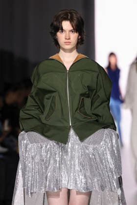 March 19, 2026, Tokyo, Japan: A model wearing fashion brand YOHEI OHNO walks down the runway during the Rakuten Fashion Week TOKYO 2026 Autumn Winter Collection. The fashion week runs from March 16 to 21. Tokyo Japan  - ZUMAm191 20260319_aap_m191_001 Copyright: xRodrigoxReyesxMarinx