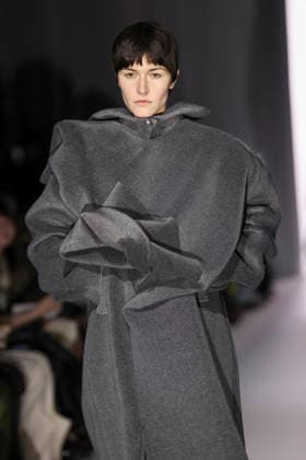 March 19, 2026, Tokyo, Japan: A model wearing fashion brand YOHEI OHNO walks down the runway during the Rakuten Fashion Week TOKYO 2026 Autumn Winter Collection. The fashion week runs from March 16 to 21. Tokyo Japan  - ZUMAm191 20260319_aap_m191_030 Copyright: xRodrigoxReyesxMarinx