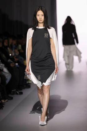 March 19, 2026, Tokyo, Japan: Models wearing fashion brand YOHEI OHNO walk down the runway during the Rakuten Fashion Week TOKYO 2026 Autumn Winter Collection. The fashion week runs from March 16 to 21. Tokyo Japan  - ZUMAm191 20260319_aap_m191_031 Copyright: xRodrigoxReyesxMarinx