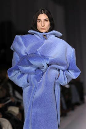 March 19, 2026, Tokyo, Japan: A model wearing fashion brand YOHEI OHNO walks down the runway during the Rakuten Fashion Week TOKYO 2026 Autumn Winter Collection. The fashion week runs from March 16 to 21. Tokyo Japan  - ZUMAm191 20260319_aap_m191_043 Copyright: xRodrigoxReyesxMarinx