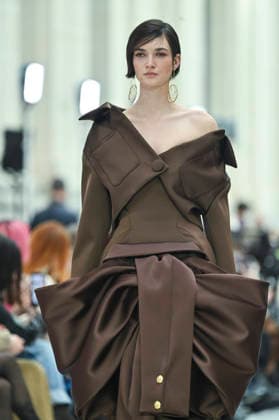 Mercedes-Benz Fashion Week in Madrid , Spain -18 MAR 2026. A model walks the runway wearing a design by Isabel Sanchis during Mercedes-Benz Fashion Week de Madrid in IFEMA, 18 March 2026 Spain Madrid Spain Copyright: xAtilanoxGarciax xSOPAxImagesx photos09326