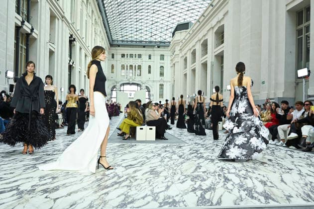 Mercedes-Benz Fashion Week in Madrid , Spain -18 MAR 2026. A model walks the runway wearing a design by Isabel Sanchis during Mercedes-Benz Fashion Week de Madrid in IFEMA, 18 March 2026 Spain Madrid Spain Copyright: xAtilanoxGarciax xSOPAxImagesx photos09339