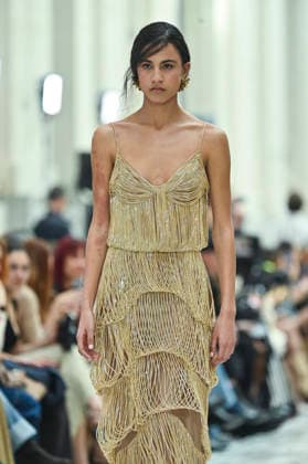 Mercedes-Benz Fashion Week in Madrid , Spain -18 MAR 2026. A model walks the runway wearing a design by Isabel Sanchis during the Mercedes-Benz Fashion Week de Madrid in IFEMA. Madrid Spain Copyright: xAtilanoxGarciax xSOPAxImagesx photos09316