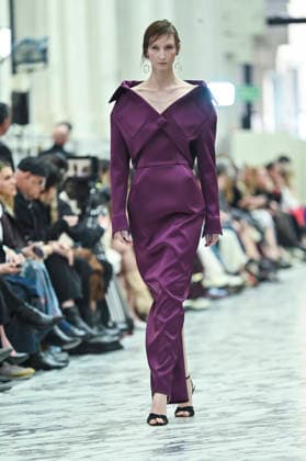 Mercedes-Benz Fashion Week in Madrid , Spain -18 MAR 2026. A model walks the runway wearing a design by Isabel Sanchis during the Mercedes-Benz Fashion Week de Madrid in IFEMA. Madrid Spain Copyright: xAtilanoxGarciax xSOPAxImagesx photos09323