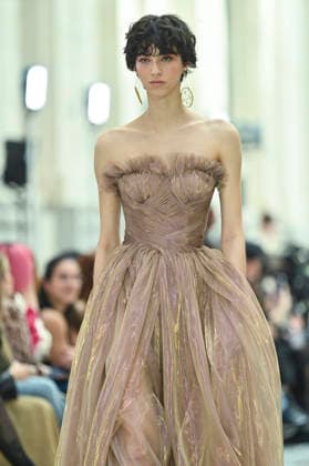 Mercedes-Benz Fashion Week in Madrid , Spain -18 MAR 2026. A model walks the runway wearing a design by Isabel Sanchis during Mercedes-Benz Fashion Week de Madrid in IFEMA, 18 March 2026 Spain Madrid Spain Copyright: xAtilanoxGarciax xSOPAxImagesx photos09285
