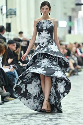 Mercedes-Benz Fashion Week in Madrid , Spain -18 MAR 2026. A model walks the runway wearing a design by Isabel Sanchis during Mercedes-Benz Fashion Week de Madrid in IFEMA, 18 March 2026 Spain Madrid Spain Copyright: xAtilanoxGarciax xSOPAxImagesx photos09300