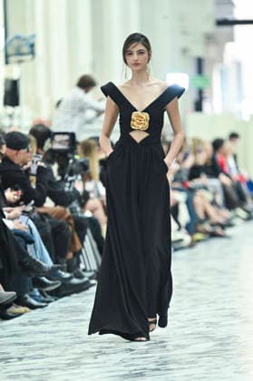 Mercedes-Benz Fashion Week in Madrid , Spain -18 MAR 2026. A model walks the runway wearing a design by Isabel Sanchis during Mercedes-Benz Fashion Week de Madrid in IFEMA, 18 March 2026 Spain Madrid Spain Copyright: xAtilanoxGarciax xSOPAxImagesx photos09260