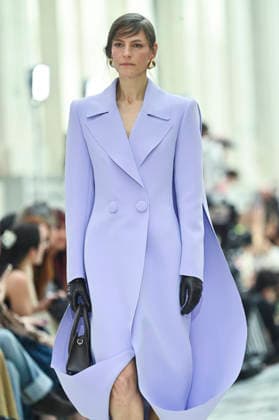 Mercedes-Benz Fashion Week in Madrid , Spain -18 MAR 2026. A model walks the runway wearing a design by Isabel Sanchis during the Mercedes-Benz Fashion Week de Madrid in IFEMA. Madrid Spain Copyright: xAtilanoxGarciax xSOPAxImagesx photos09267