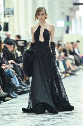 Mercedes-Benz Fashion Week in Madrid , Spain -18 MAR 2026. A model walks the runway wearing a design by Isabel Sanchis during the Mercedes-Benz Fashion Week de Madrid in IFEMA. Madrid Spain Copyright: xAtilanoxGarciax xSOPAxImagesx photos09277
