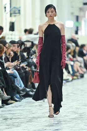 Mercedes-Benz Fashion Week in Madrid , Spain -18 MAR 2026. A model walks the runway wearing a design by Isabel Sanchis during the Mercedes-Benz Fashion Week de Madrid in IFEMA. Madrid Spain Copyright: xAtilanoxGarciax xSOPAxImagesx photos09249