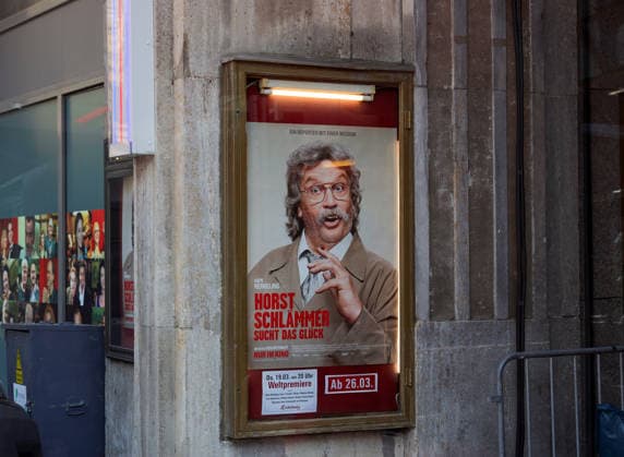 19 03 2026, Germany, NRW, entertainment, cinema, Lichtburg Essen, movie poster Horst Schlämmer sucht das Glück with entertainer Hape Kerkeling in the leading role, movie, Germany Copyright: xD.xKerlekin SnowfieldxPhotographyx SF190326SchlaemmerD4