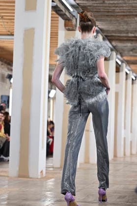 Mercedes-Benz Fashion Week Madrid, Spain - 19 Mar 2026 A model walks the runway wearing a design by Ernesto Naranjo during Mercedes-Benz Fashion Week de Madrid at Palacio Fernaz Nunoz. Madrid Spain Copyright: xAtilanoxGarciax xSOPAxImagesx photos09395