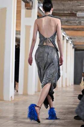 Mercedes-Benz Fashion Week Madrid, Spain - 19 Mar 2026 A model walks the runway wearing a design by Ernesto Naranjo during Mercedes-Benz Fashion Week de Madrid at Palacio Fernaz Nunoz. Madrid Spain Copyright: xAtilanoxGarciax xSOPAxImagesx photos09385