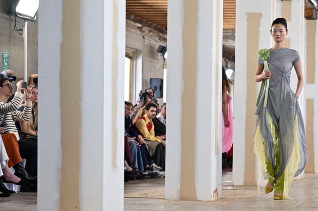 Mercedes-Benz Fashion Week Madrid, Spain - 19 Mar 2026 A model walks the runway wearing a design by Ernesto Naranjo during Mercedes-Benz Fashion Week de Madrid at Palacio Fernaz Nunoz. Madrid Spain Copyright: xAtilanoxGarciax xSOPAxImagesx photos09368
