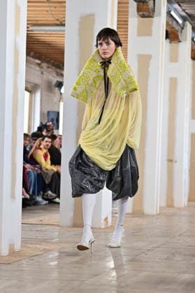 Mercedes-Benz Fashion Week Madrid, Spain - 19 Mar 2026 A model walks the runway wearing a design by Ernesto Naranjo during Mercedes-Benz Fashion Week de Madrid at Palacio Fernaz Nunoz. Madrid Spain Copyright: xAtilanoxGarciax xSOPAxImagesx photos09357