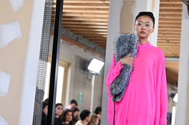 February 28, 2026, Madrid, Spain: A model walks the runway wearing a design by Ernesto Naranjo during Mercedes-Benz Fashion Week de Madrid at Palacio Fernaz Nunoz. Madrid Spain - ZUMAs197 20260228_aaa_s197_2452 Copyright: xAtilanoxGarciax