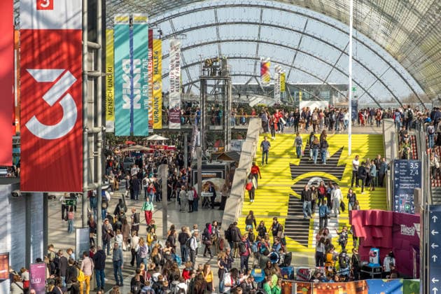 First day of the Leipzig Book Fair 2026 in Leipzig Visitors stream through the halls, find out about new publ