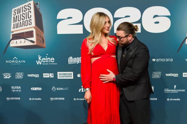 19 03 2026, Zurich, Hallenstadion , Swiss Music Awards 2026, Baschi with his pregnant wife Alana Netzer Zurich Hallenstadion Zurich Switzerland Copyright: xJustPictures.ch PascalxvonxBürenx jp-en-PaVoB-Pavo_Fotografie-05854