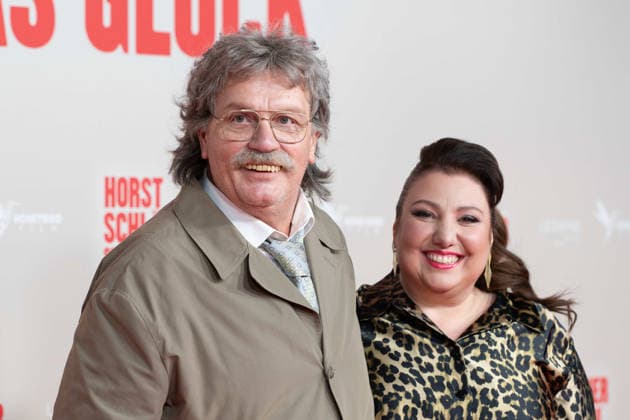 from left Hape KERKELING in the role of Horst Schlaemmer, Meltem KAPTAN, actress, red carpet, red carpet show, arrival, film premiere HORST SCHLAEMMER SUCHT DAS GLUECK at the Lichtburg in Essen, 19 03 2026