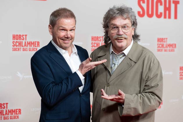 from left Sven UNTERWALDT, director, Hape KERKELING in the role of Horst Schlaemmer, red carpet, red carpet show, arrival, film premiere HORST SCHLAEMMER SUCHT DAS GLUECK at the Lichtburg in Essen, 19 03 2026