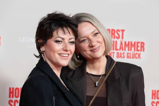 Tahnee SCHAFFARCZYK, comedian, Juliette SCHOPPMANN, singer, red carpet, red carpet show, arrival, film premiere HORST SCHLAEMMER SUCHT DAS GLUECK at the Lichtburg in Essen, 19 03 2026