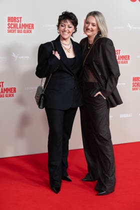 Tahnee SCHAFFARCZYK, comedian, Juliette SCHOPPMANN, singer, red carpet, red carpet show, arrival, film premiere HORST SCHLAEMMER SUCHT DAS GLUECK at the Lichtburg in Essen, 19 03 2026