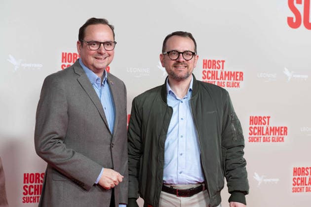 Thoms KUFEN, Lord Mayor of the City of Essen, with husband David LUENGEN, red carpet, red carpet show, arrival, film premiere HORST SCHLAEMMER SUCHT DAS GLUECK at the Lichtburg in Essen, 19 03 2026